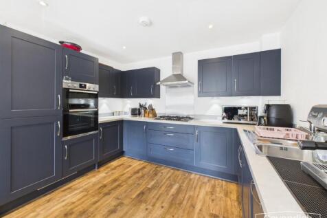 KITCHEN &amp; DINING AREA
