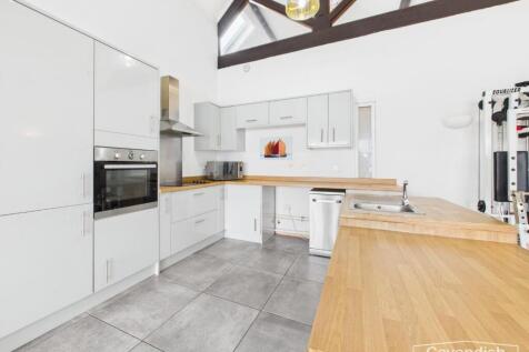 KITCHEN LIVING AREA