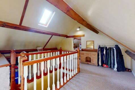 SECOND FLOOR LANDING