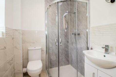 LUXURY EN SUITE SHOWER ROOM