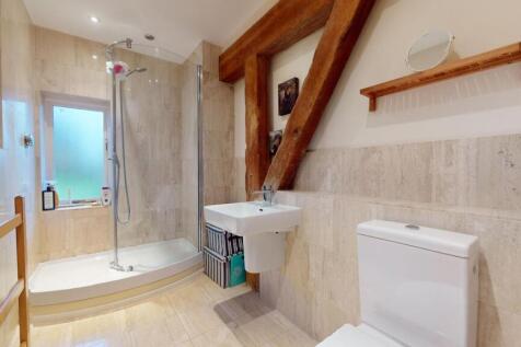 EN SUITE SHOWER ROOM
