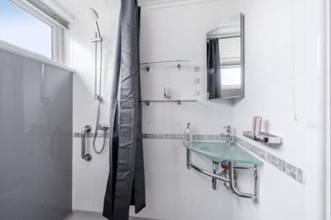 1385536-8-692da3d...