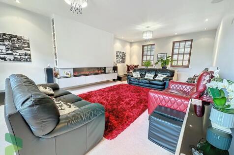 Coach House39