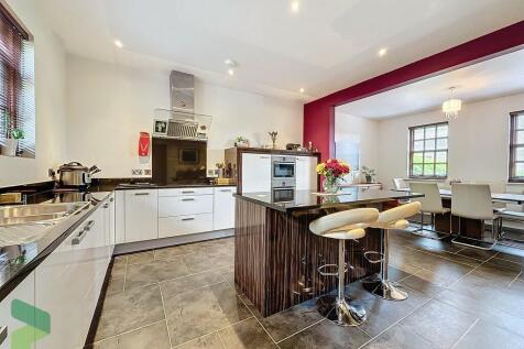 Coach House26