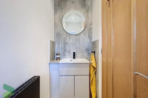Cloakroom / WC