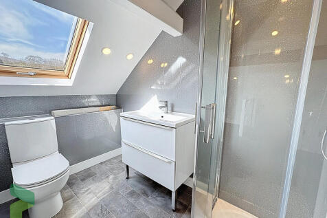 Ensuite shower ro...