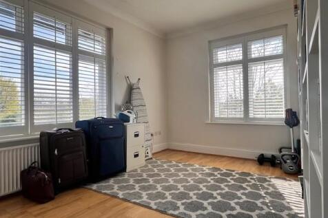 Bedroom 4 - 1.jpg
