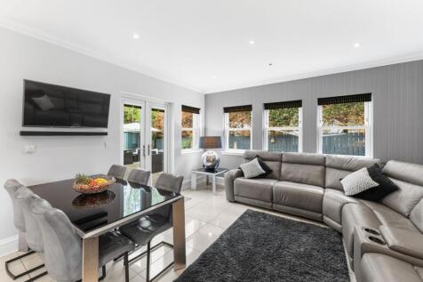 Sitting/Dining Room