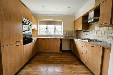 Fitted kitchen
