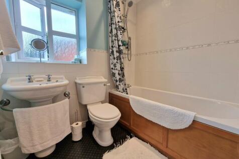 Bathroom.jpg