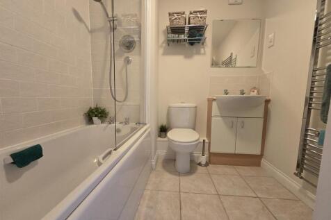 Bathroom.jpg