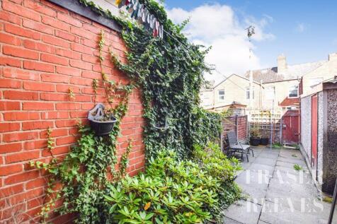 rear courtyard garden