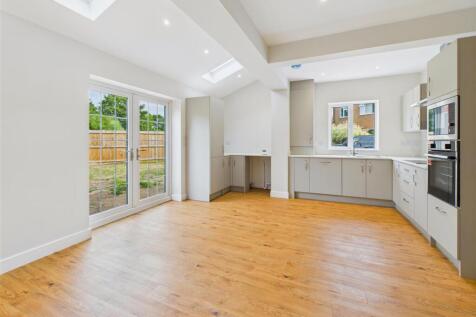 Open plan living/dining/kitchen