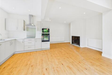 Open plan living/dining/kitchen