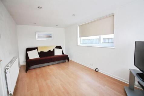 4th Bed / Study / Playroom