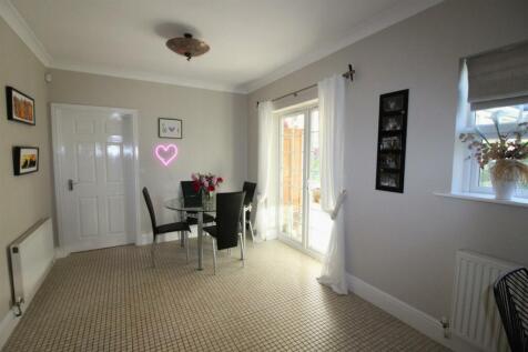 Dining area.JPG