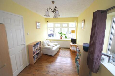 34 Weaverham Rd-Sitting.JPG