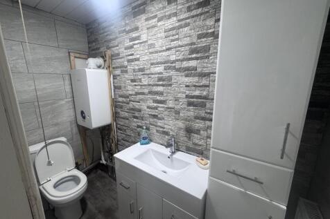 Cloakroom/wc