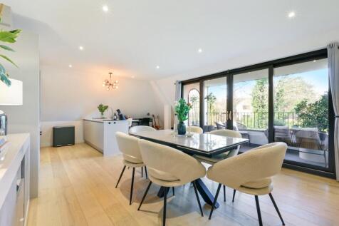 POPPY COURT, FLAT (15).jpg