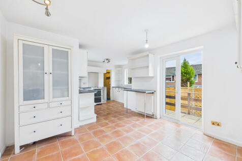 CAM02909G0-PR0499-STILL016