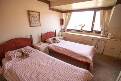Bedroom 3 (Upper Floor)