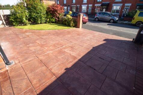 Front Garden/Driveway