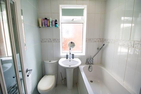 Family bathroom (Upper floor)