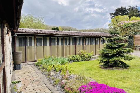 Detached Stone built Outbuilding/Cattery Reception