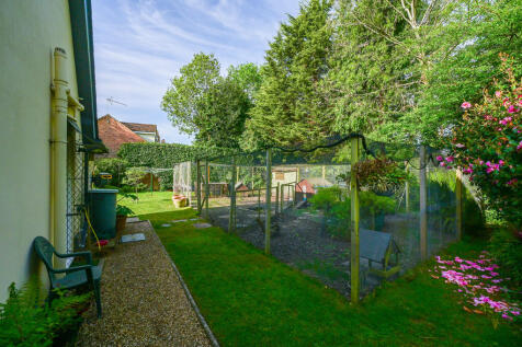 53 Sandhurst Lane...