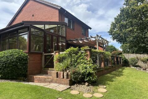 Whitebeam Close, Pinwood Meadow, EX4