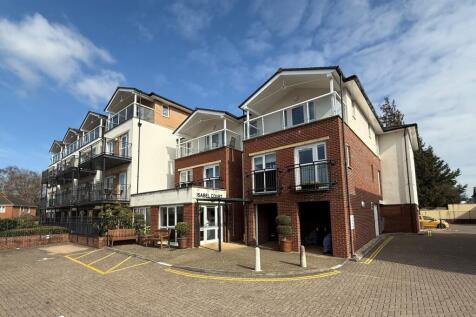 Cowick Street, St.Thomas, EX4