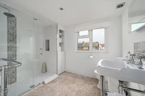 Ensuite To Bed 2