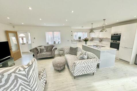 Living kitchen area