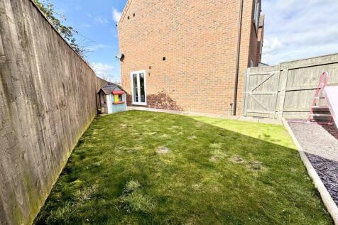 Side garden 2