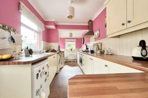 Kitchen breakfast room view 2