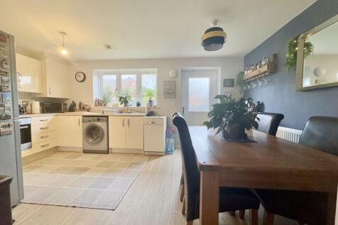 Kitchen dining room