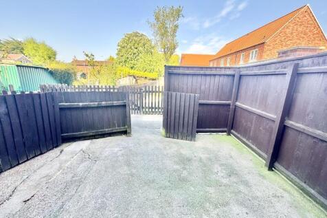 Split garden- concrete area