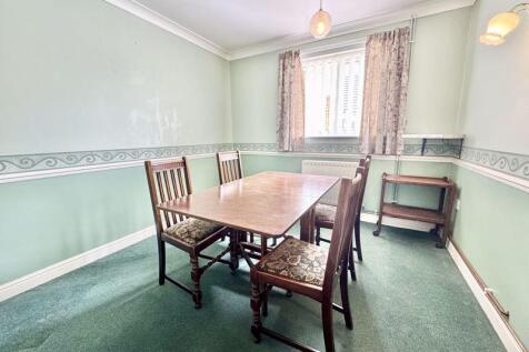 Dining room/ Bedroom 3