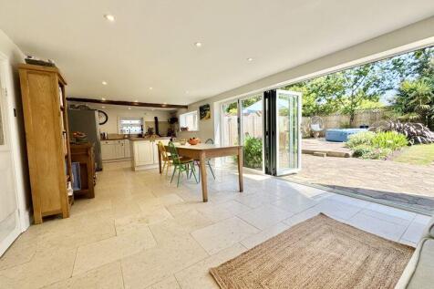 Kitchen living space 2