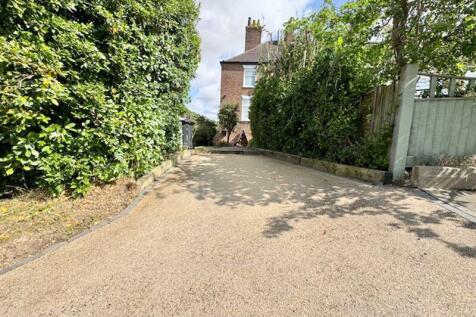 Stone bonded driveway