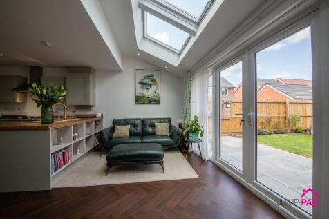 Kitchen/Dining/Family room