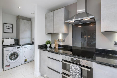 Balmoral 4 bedroom home, open-plan kitchen/dining room