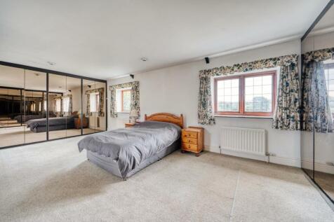 14 - bed 1.jpeg