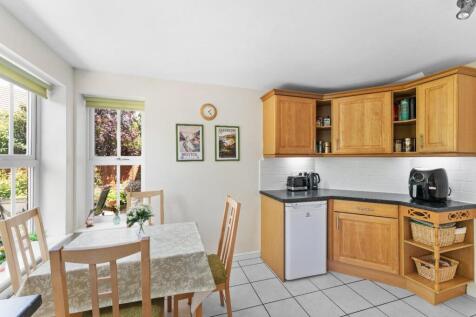 31 Grange Farm Rd  BS49 4RB 18.jpg