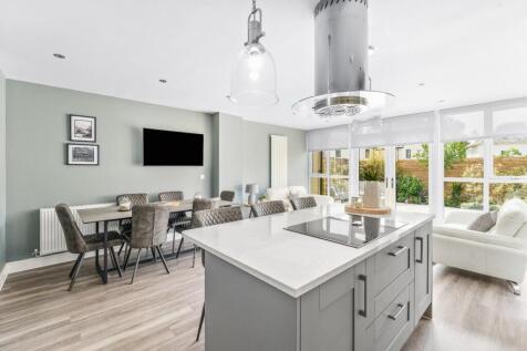 8 Pippin Close Claverham BS49 4GF 4.jpg