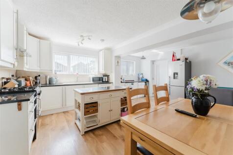 210 Mendip Road, Yatton, BS49 4BZ 10.jpg