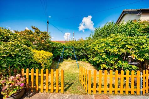 h - lawned garden.jpeg