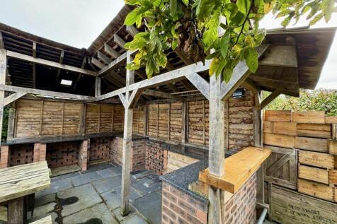 Garden Entertaining Space 