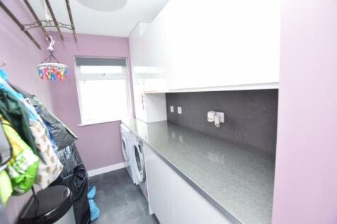 UTILITY ROOM.JPG