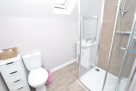 SHOWER ROOM.JPG
